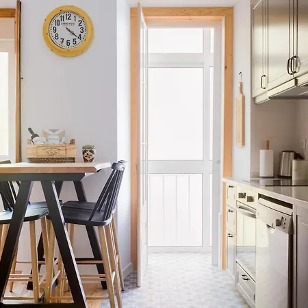 Feel In Stunning Renovated Nest In Graca Apartment Lisbon