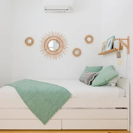 Feel In Stunning Renovated Nest In Graca Apartment Lisbon