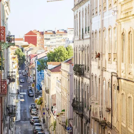 Feel In Stunning Renovated Nest In Graca * Lisbon
