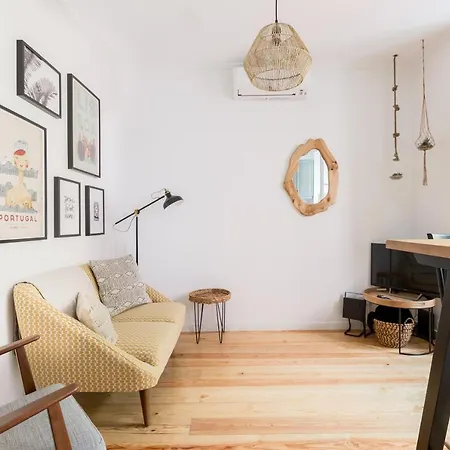 Feel In Stunning Renovated Nest In Graca * Lisboa