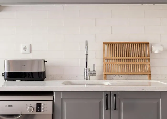 Feel In Stunning Renovated Nest In Graca Διαμέρισμα *