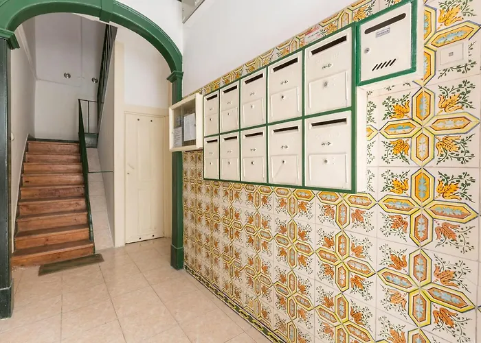 Feel In Stunning Renovated Nest In Graca Διαμέρισμα *