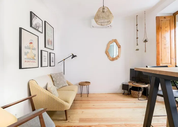 Feel In Stunning Renovated Nest In Graca * Lisboa