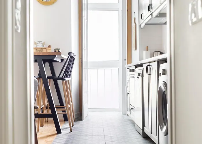 Feel In Stunning Renovated Nest In Graca Διαμέρισμα *