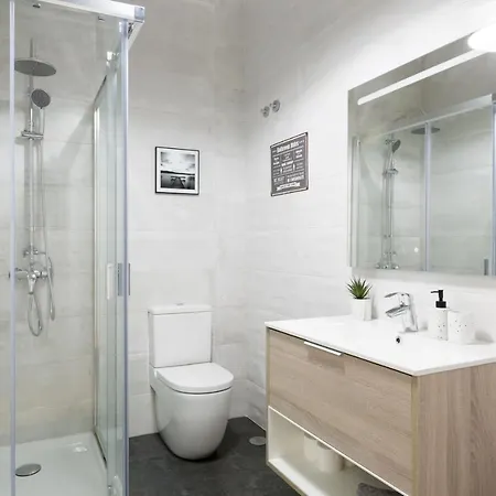 Feel In Stunning Renovated Nest In Graca ליסבון