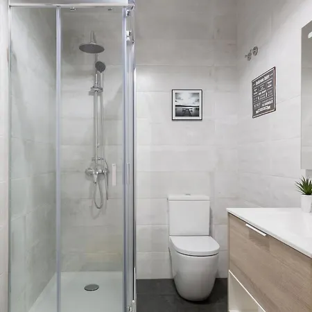 アパート Feel In Stunning Renovated Nest In Graca リスボン