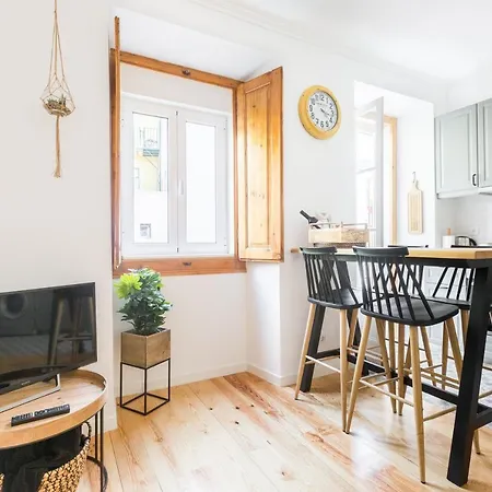 Feel In Stunning Renovated Nest In Graca